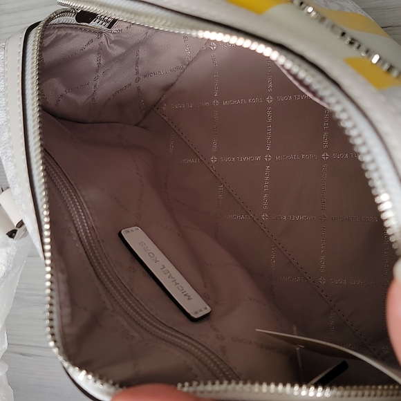 MICHAEL KORS Bedford Small Logo Stripe Satchel - Picture 8 of 11